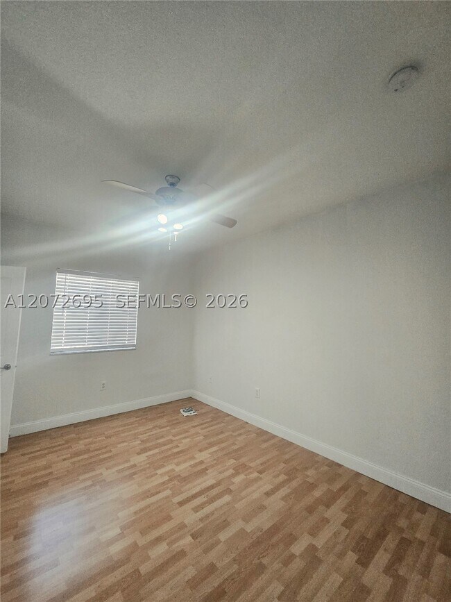 Foto del edificio - 6900 NW 179th St