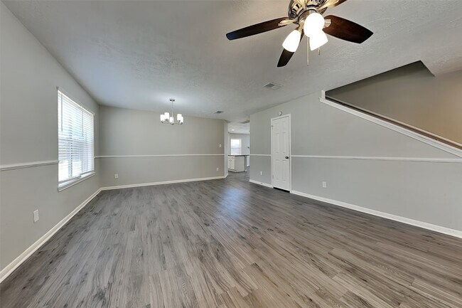 Foto del edificio - 1810 Telkwa Dr