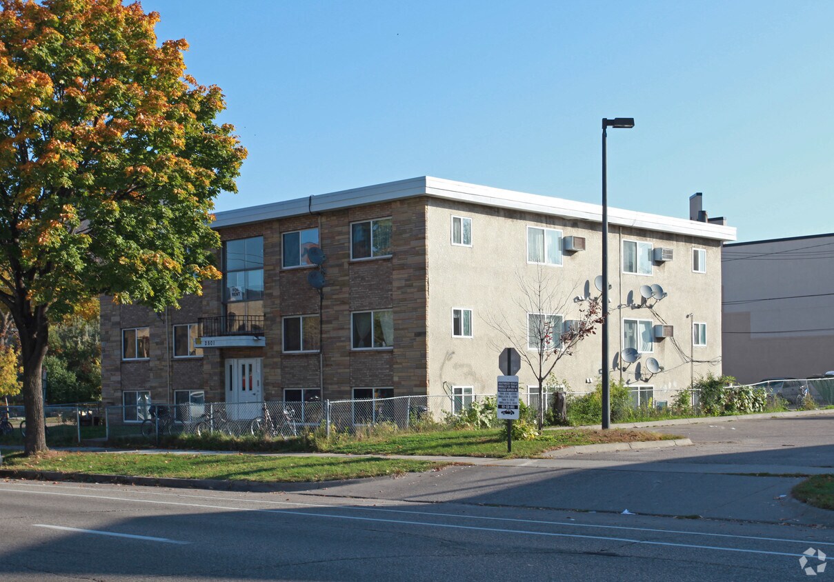 Primary Photo - 2801 Portland Ave S
