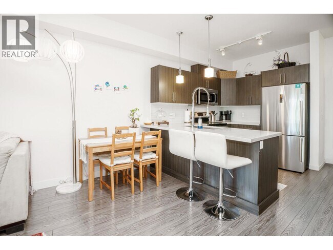 Photo du bâtiment - 12070-12227 227 St