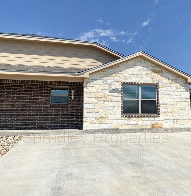 Building Photo - 1572 Kal Ct