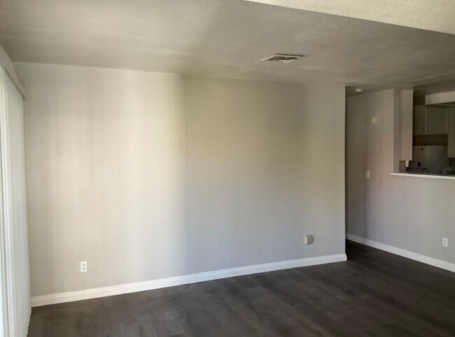 Building Photo - 4889 S Torrey Pines Dr