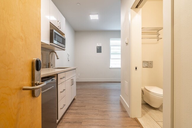 Interior Photo - 1722 Summit - ANEW