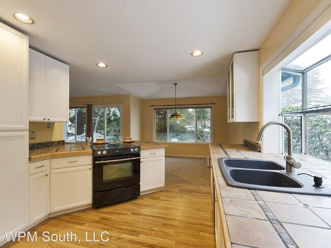 Building Photo - 3 br, 2.5 bath House - 25424 213th Pl SE U...