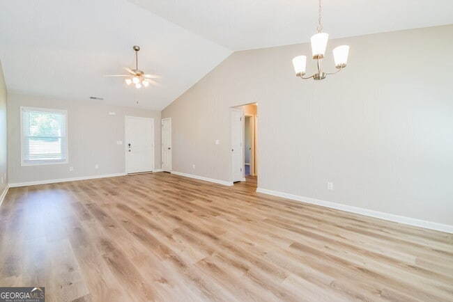 Foto del edificio - 761 Woodwind Dr