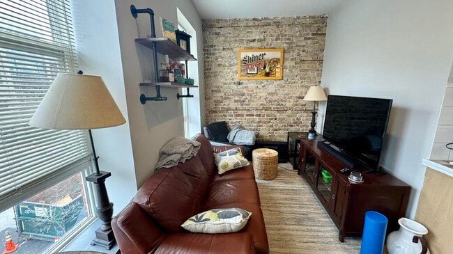 Photo - 1453 W Cortez St Apartment