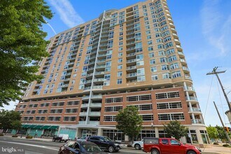 Building Photo - 5750 Bou Ave