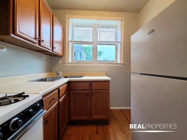 Foto del edificio - 0 bedroom in CHICAGO IL 60613