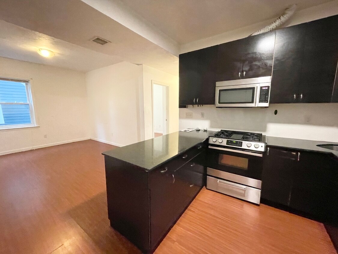 Foto principal - 93 Hillside St