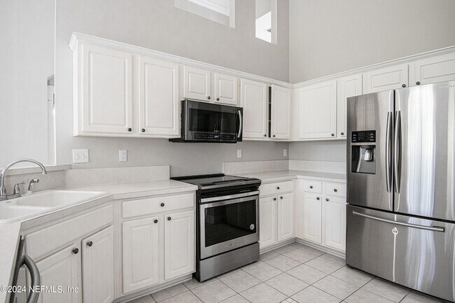 Foto del edificio - 9166 Spindletree Way