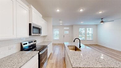 Building Photo - 2916 ELLE DR