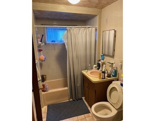 Building Photo - 32 Lakehill Ave