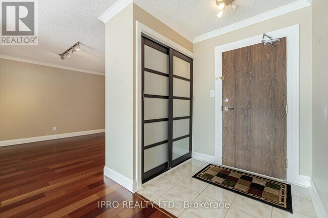 Building Photo - 1230-1230 Marlborough Ct