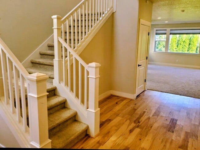 Lower floor - 552 NE 77th Ave