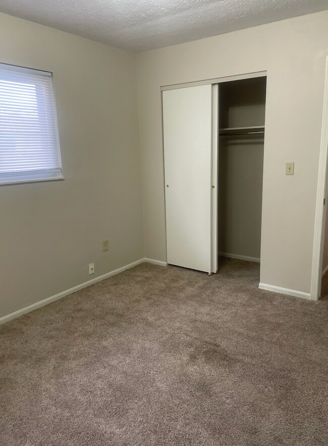 Foto del edificio - 2450-2452 Hiawatha St