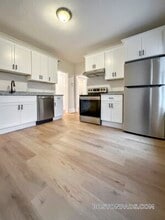 Building Photo - 55 Hollander St
