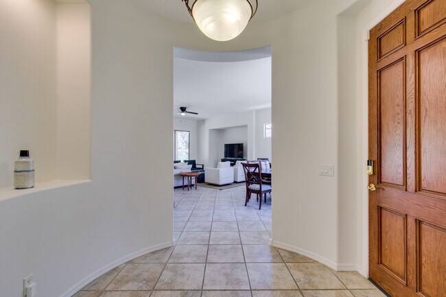 Foto del edificio - Elegant 3Bedroom/2.5Bath Furnished Home with Casita in Anthem Country Club