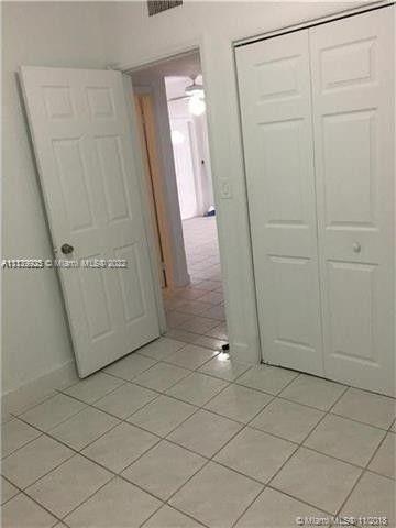 Foto del edificio - 6313 Hayes St