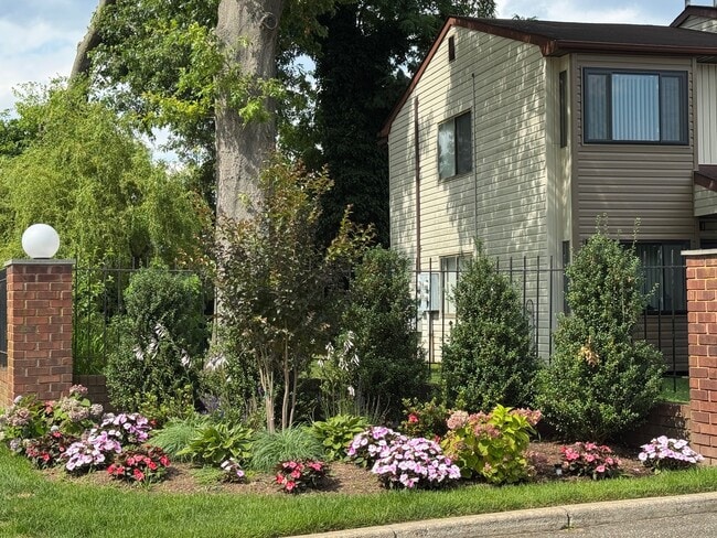 Entry - Krystie Manor (55+ Community)