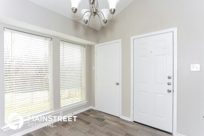 Building Photo - 1818 Knob Hill Dr