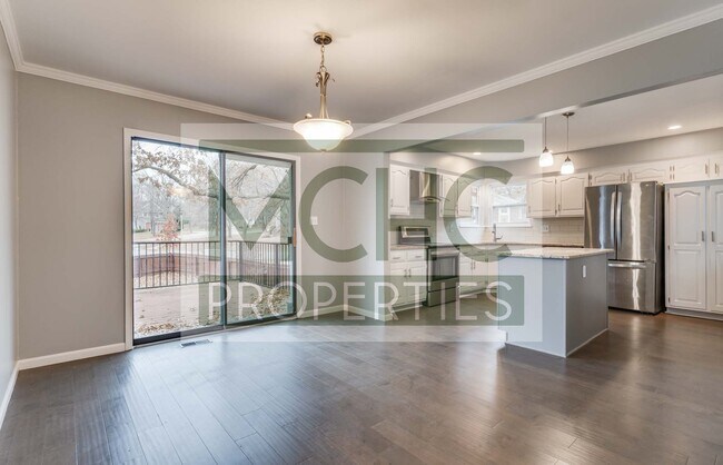 Foto del edificio - 7837 W 112th St