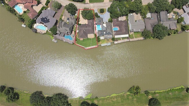 Building Photo - 1231 Creekford Cir