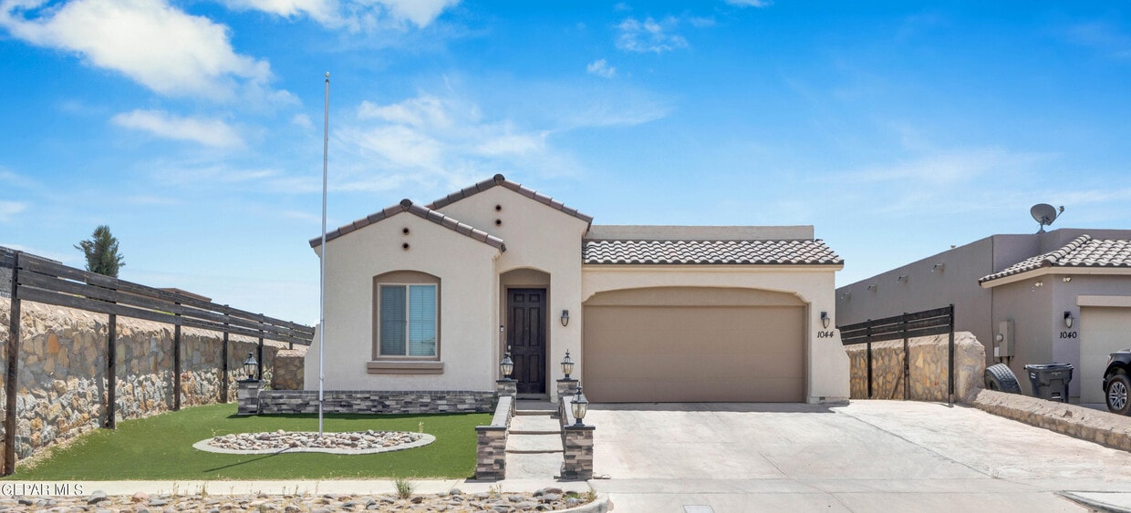 Foto principal - 1044 Gaitan St