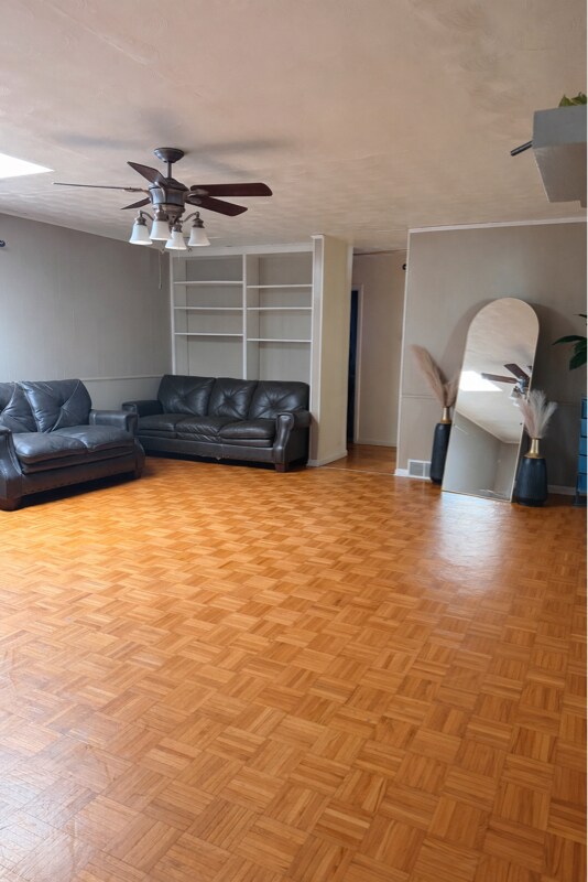 Building Photo - 1706 Kenruth Dr