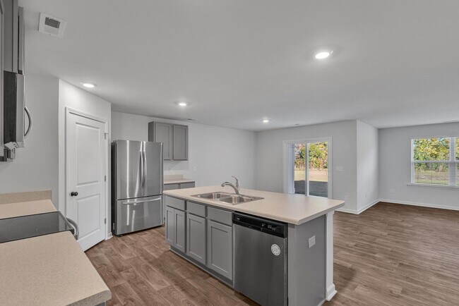 Building Photo - Holly Ridge House for Rent with Water View!