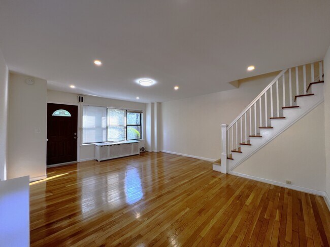 Foto del edificio - 67-135-135 Dartmouth St