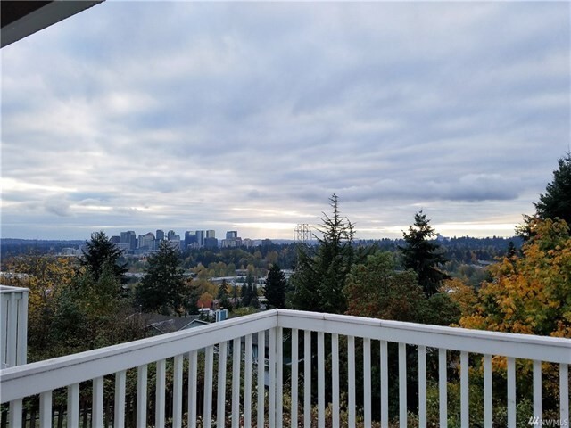 Foto del edificio - Bellevue Home w/ Views