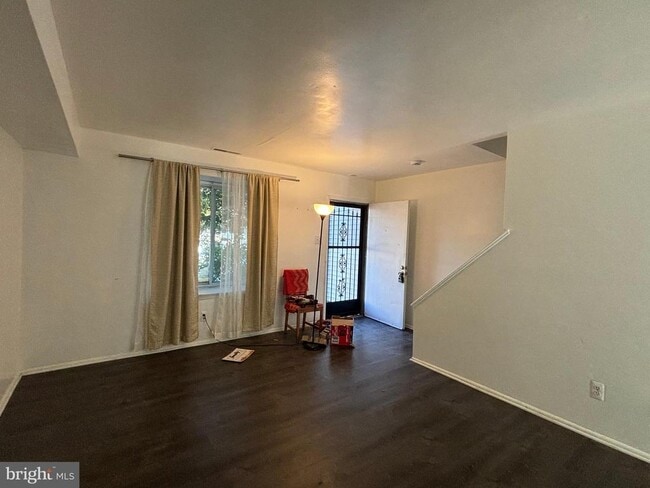 Building Photo - 2404 Bayberry Ct