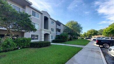 Building Photo - 5011 Wiles Rd