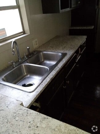 Building Photo - 109 Tallie Ct