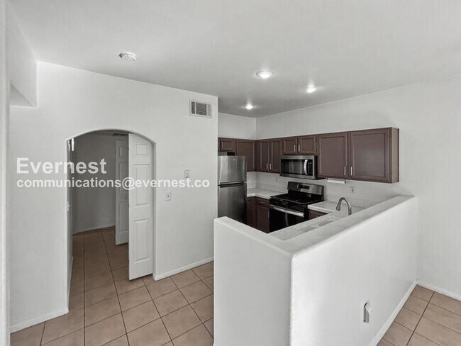 Foto del edificio - 5922 W Vegas Dr