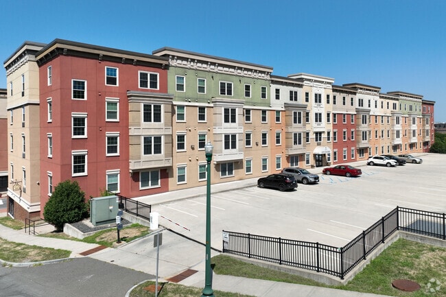Building Photo - College Suites of City Station East