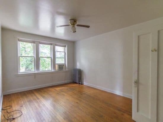 Building Photo - 2432 N Linden Pl