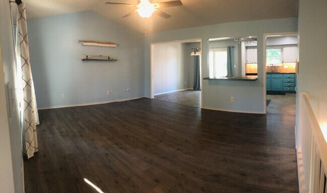 Foto del edificio - 128 Derby Hills Dr