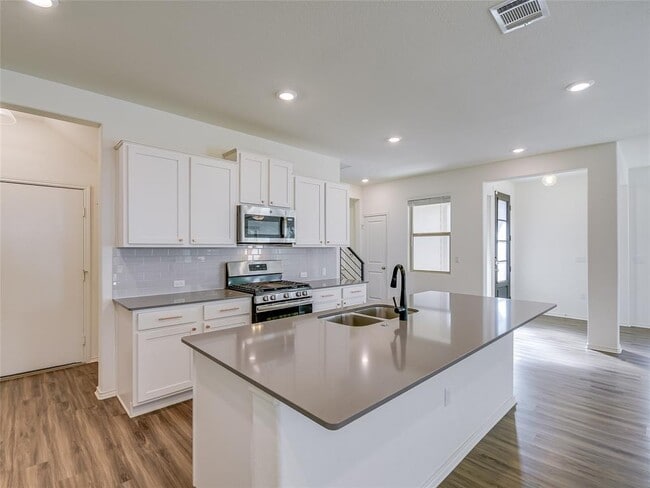 Building Photo - 10418 Bramble Berry Dr