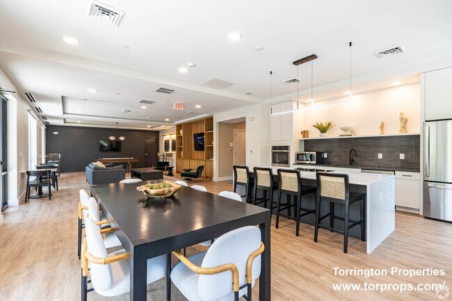 Building Photo - 289 Walk Hill St