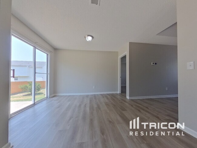Foto del edificio - 4 Sterling Ridge Ct