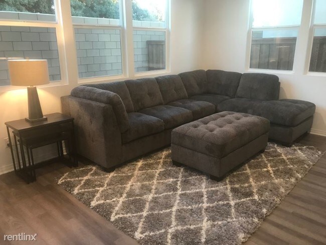 Foto del edificio - 4 br, 3 bath House - 13024 Salinas Ave