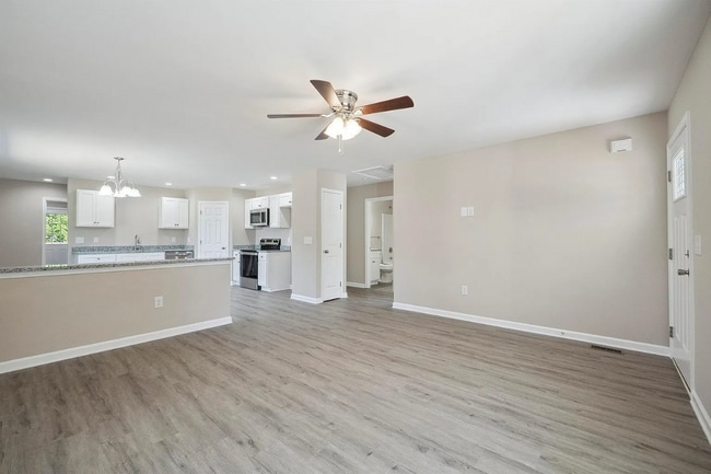 Living Room - 528 S Caldwell St