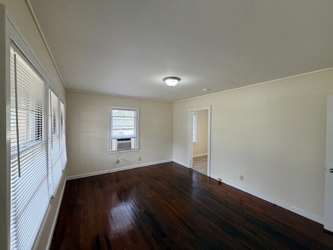 Foto del edificio - 1701 N Troup St