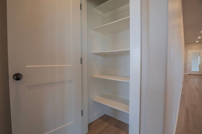 Foto del edificio - Gorgeous New Home Coming Soon!