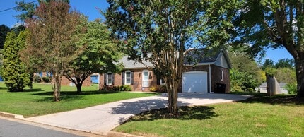 Building Photo - 1789 Hausman Dr