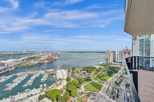 Foto del edificio - 398 NE 5th St