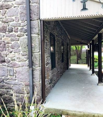 Foto del edificio - 716 Ridgeway Rd