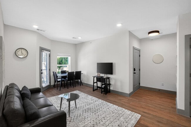 Building Photo - 2450 Wickersham Ln