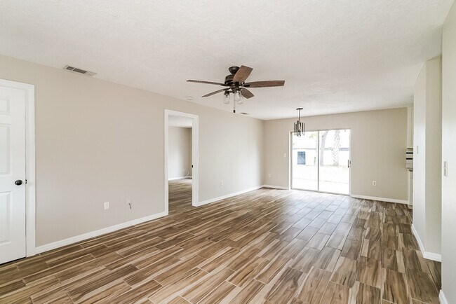 Foto del edificio - 10165 Gamewell St